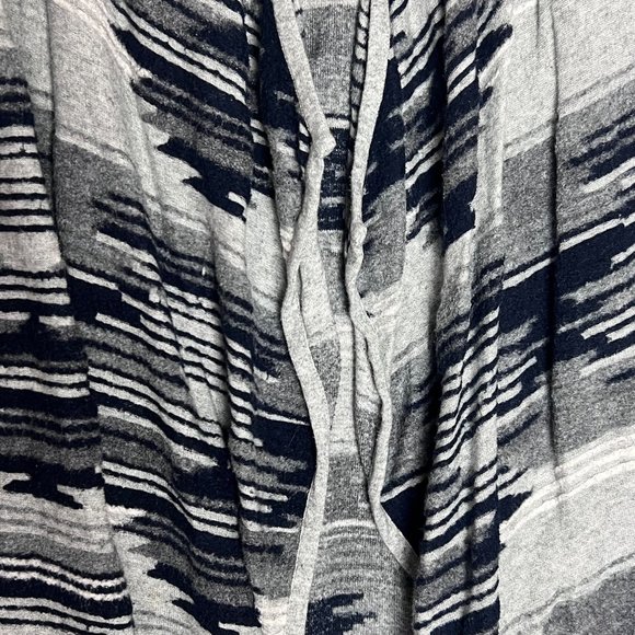 4 for $20 Lucky Brand Aztec Long Cardigan Size Medium - Picture 10 of 13